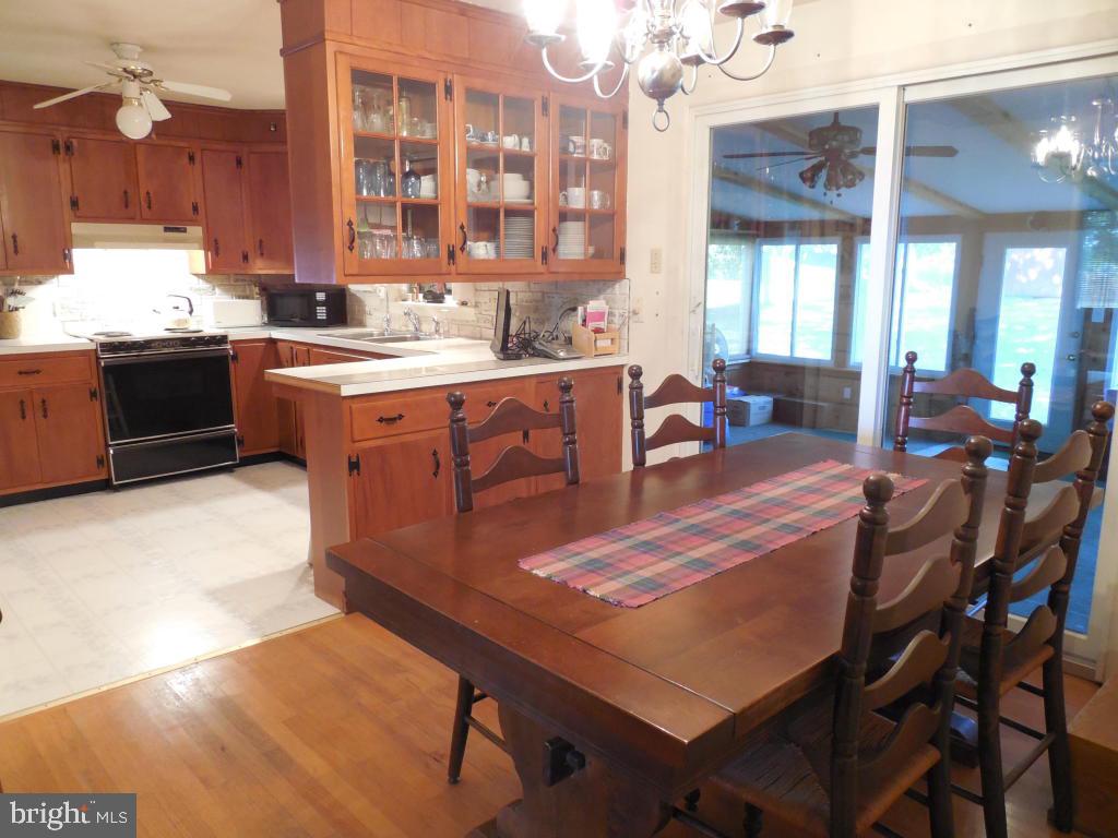 1849 Rockvale Road Lancaster, PA 17602 - Photo 6 of 19 Gallery Image 6