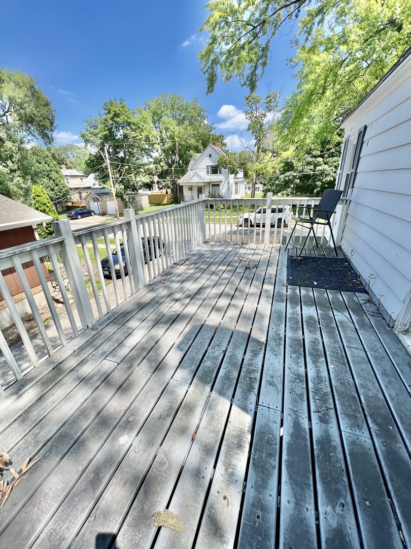 564 Mann Place Elgin, IL 60120 - Photo 25 of 28 a view of balcony with seating space