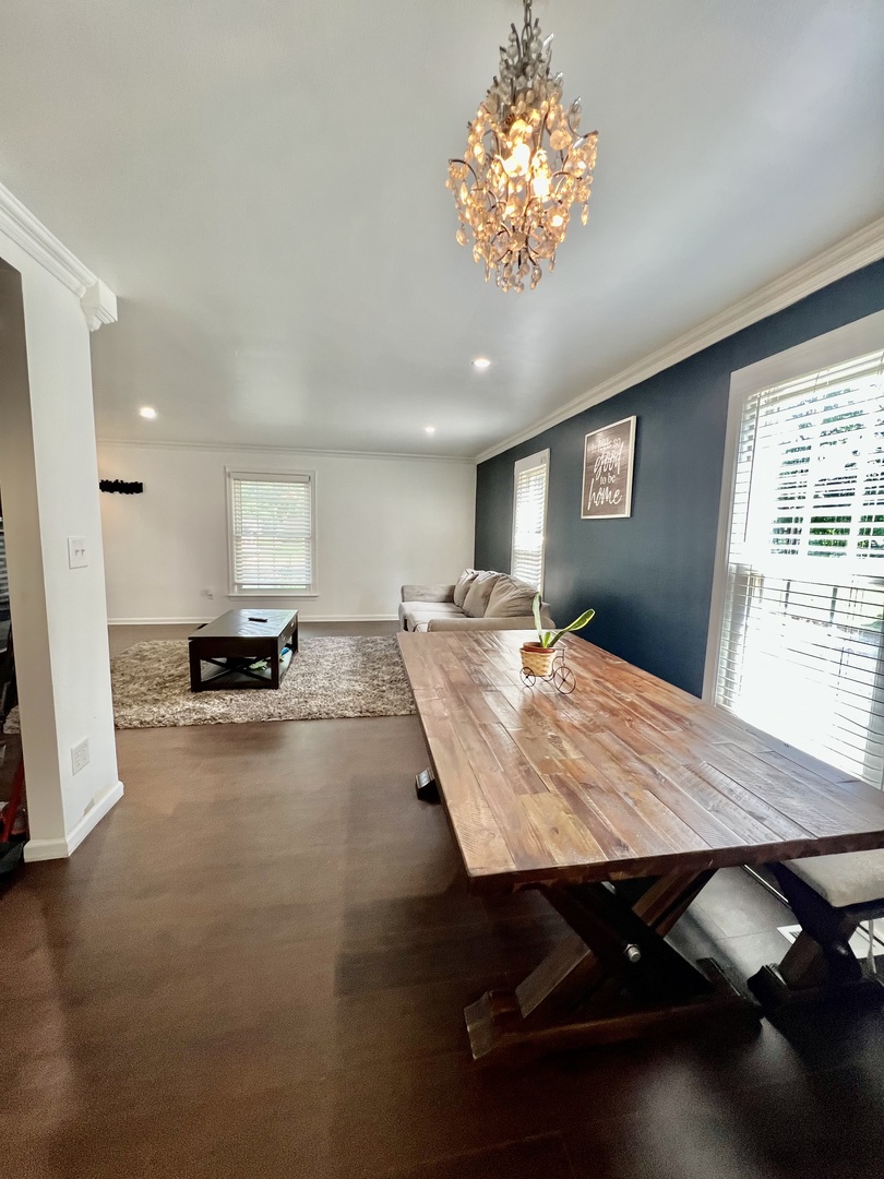 564 Mann Place Elgin, IL 60120 - Photo 9 of 28