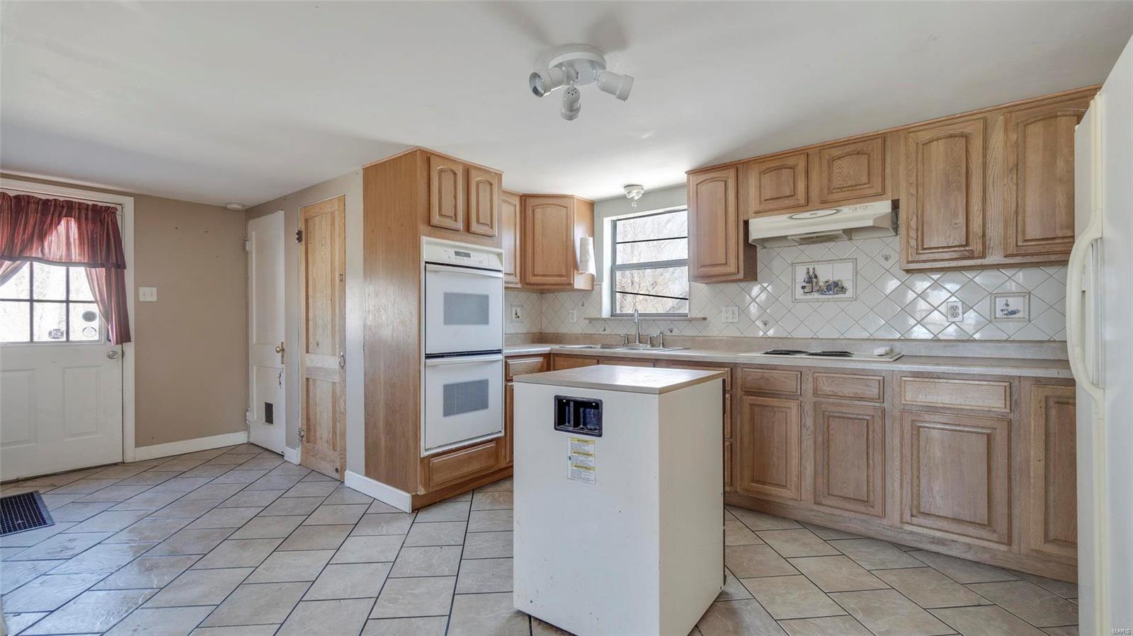 8572 Triple Lakes Road Dupo, IL 62239 - Photo 9 of 47 Gallery Image 9