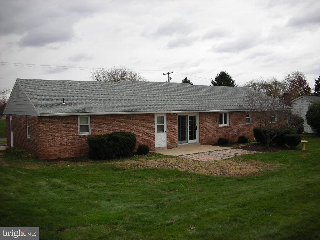 522 Pine Hill Road Lititz, PA 17543 - Photo 2 of 12