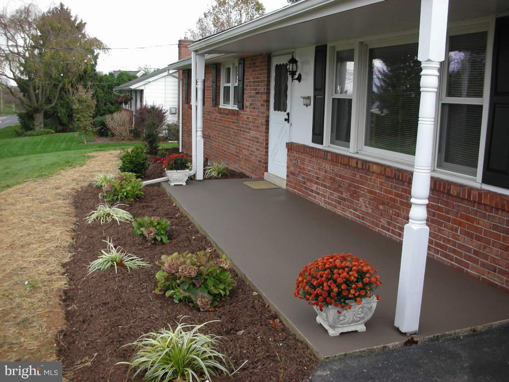 522 Pine Hill Road Lititz, PA 17543 - Photo 3 of 12
