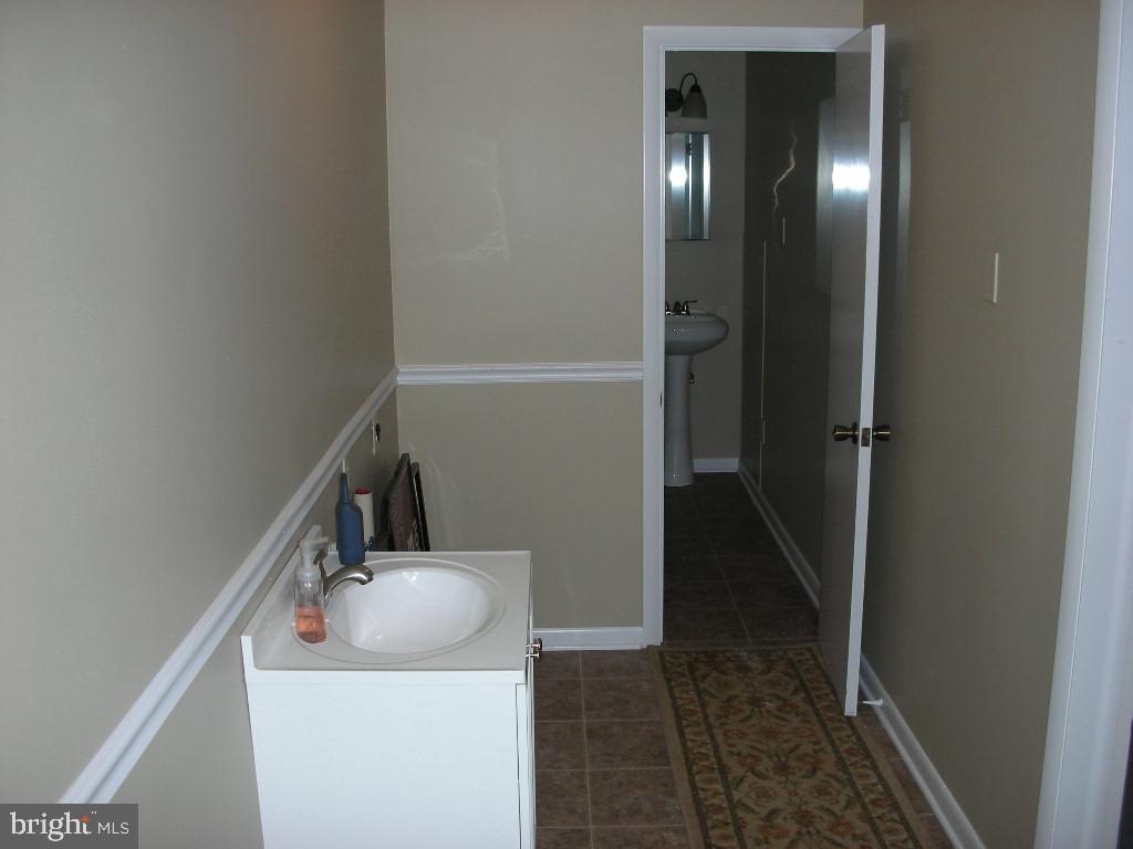 522 Pine Hill Road Lititz, PA 17543 - Photo 10 of 12