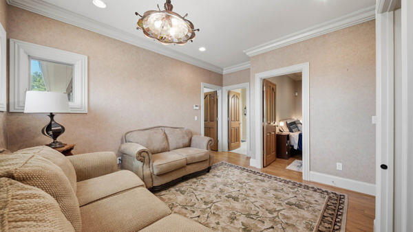 424 Hewgleys Road South Pittsburg, TN 37380 - Photo 42 of 53 Upstairs Sitting area