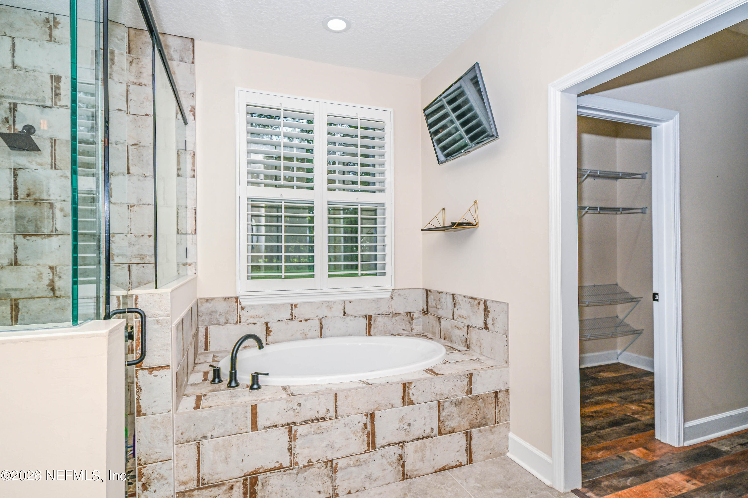 27 Jones Road Macclenny, FL 32063 - Photo 38 of 56 Master bath