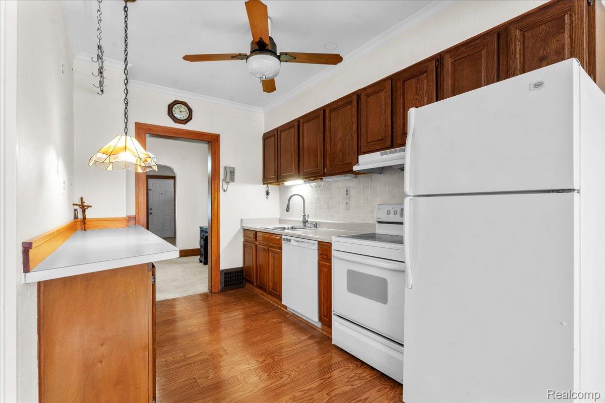 133 Oak Street River Rouge, MI 48218 - Photo 9 of 33 11-133 Oak St-11.jpg