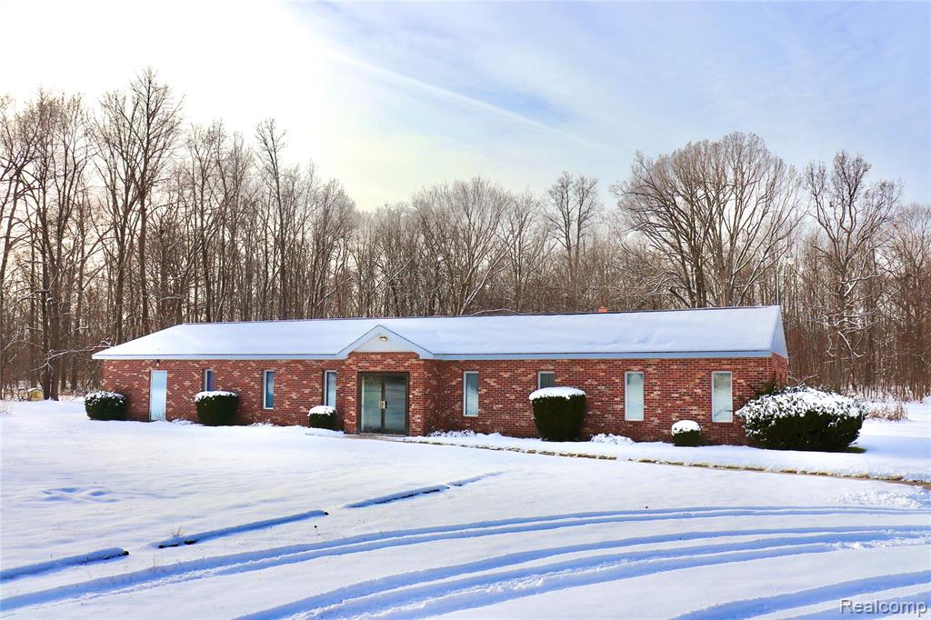 8410 Linden Road Swartz Creek, MI 48473 - Photo 6 of 32