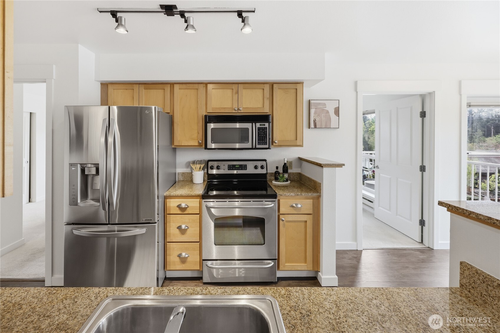 300 High School Road Northeast, Unit 300 Bainbridge Island, WA 98110 - Photo 18 of 32