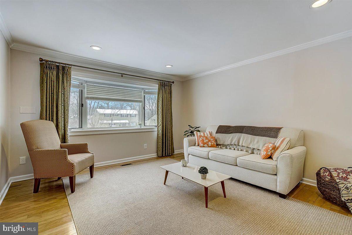 184 Windmill Road Willow Grove, PA 19090 - Photo 5 of 43 Gallery Image 5