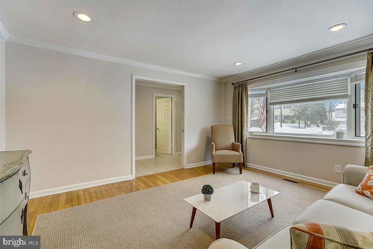 184 Windmill Road Willow Grove, PA 19090 - Photo 6 of 43 Gallery Image 6