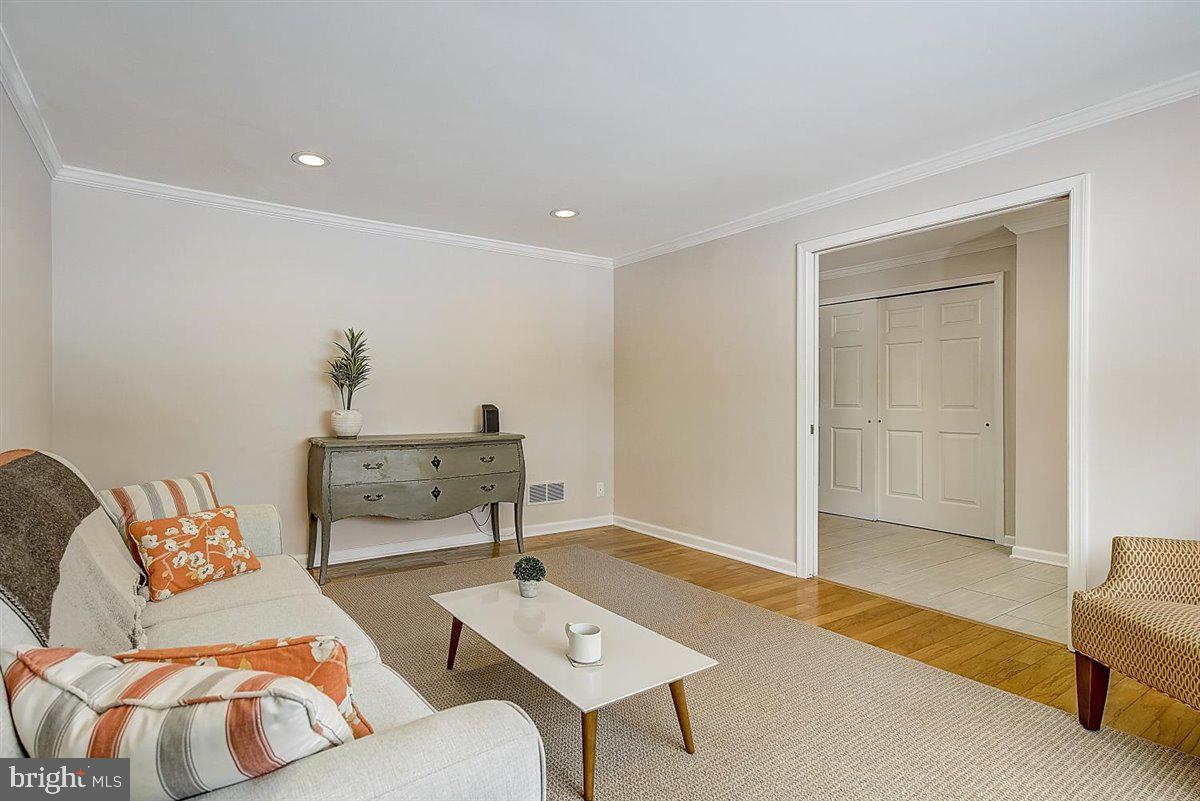 184 Windmill Road Willow Grove, PA 19090 - Photo 7 of 43 Gallery Image 7