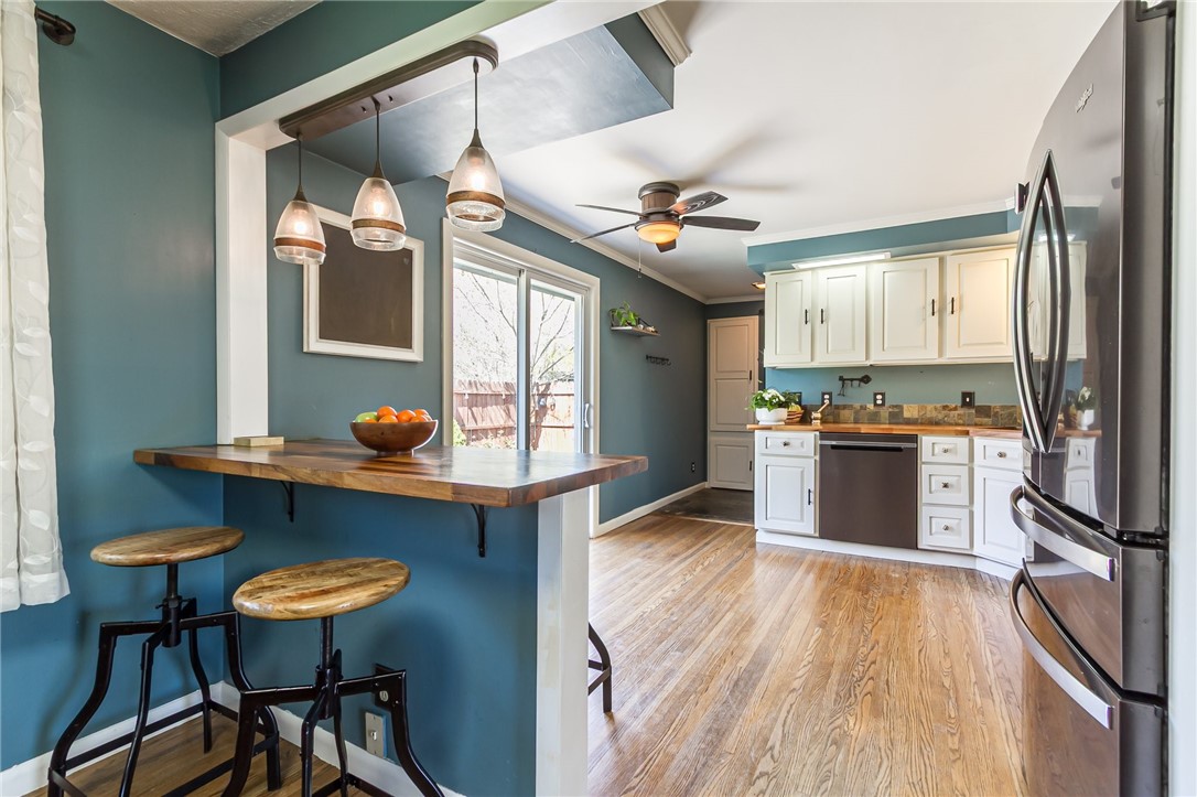 21 Saxony Road Pittsford, NY 14534 - Photo 13 of 39