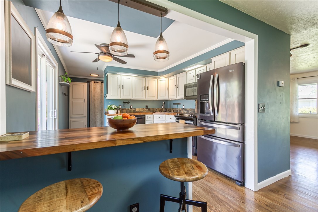 21 Saxony Road Pittsford, NY 14534 - Photo 14 of 39