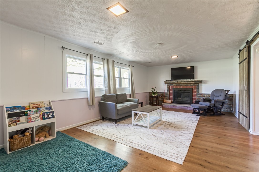 21 Saxony Road Pittsford, NY 14534 - Photo 24 of 39