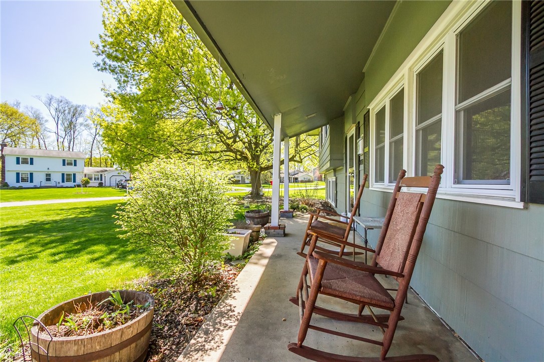 21 Saxony Road Pittsford, NY 14534 - Photo 4 of 39