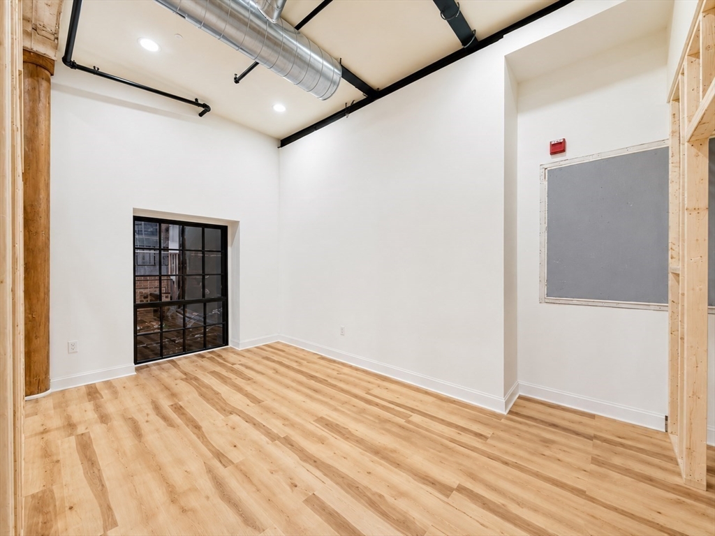 491 Dutton Street, Unit 209 Lowell, MA 01854 - Photo 7 of 9