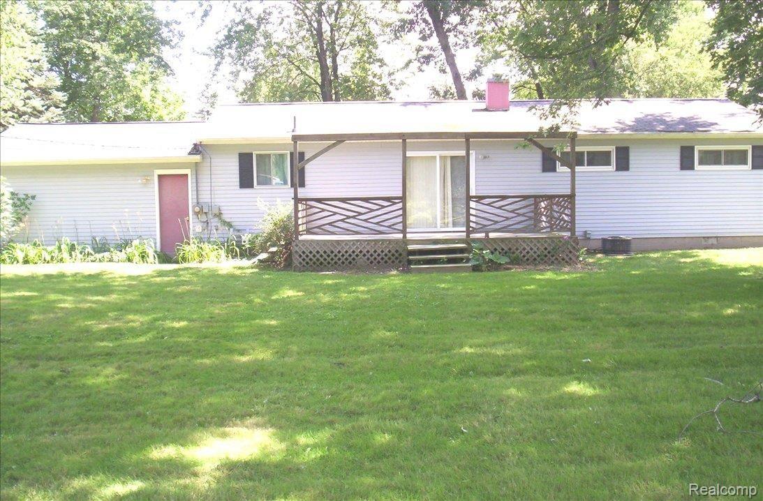 19730 Karr Road Belleville, MI 48111 - Photo 6 of 6 BACK VIEW