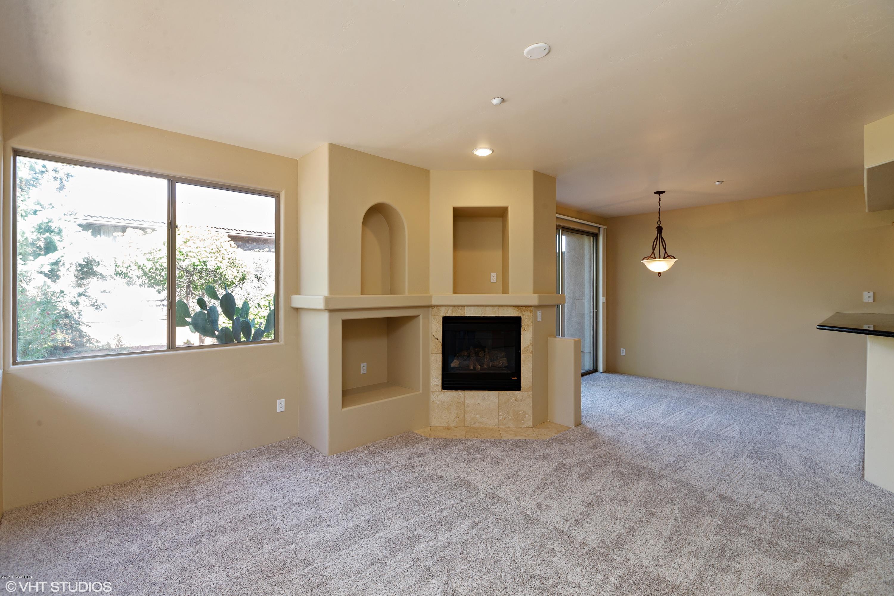520 Jordan Road, Unit 1 Sedona, AZ 86336 - Photo 4 of 21 Living Room