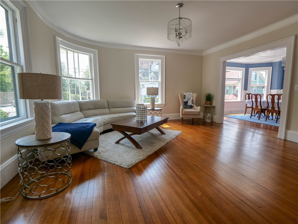 567 Spring Street Newport, RI 02840 - Photo 8 of 40 Gallery Image 8