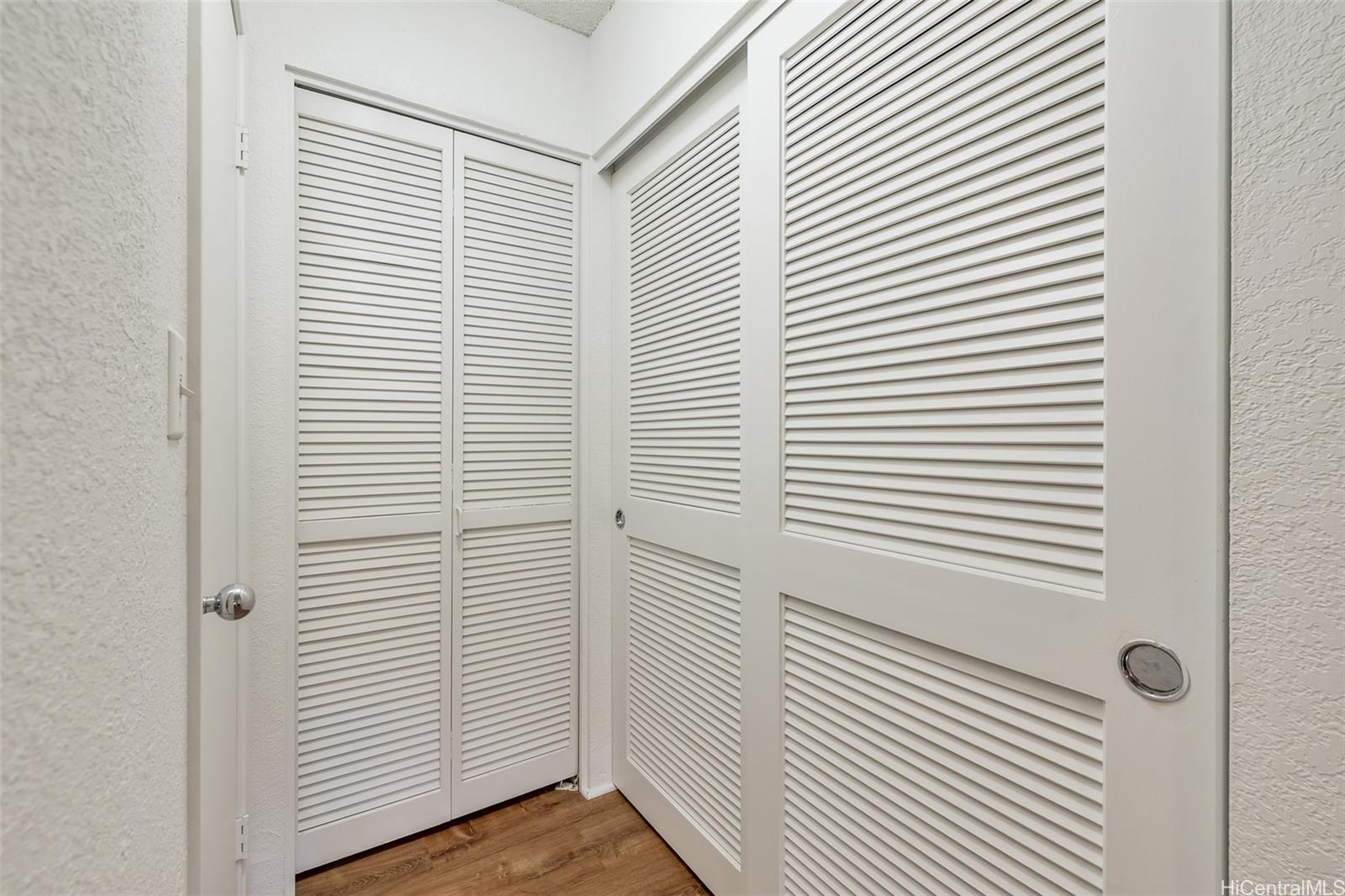 509 Mananai Place, Unit 33T Honolulu, HI 96818 - Photo 14 of 22 a view of a bathroom with a sink