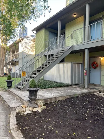 $1,295 | 3204 Manchaca Road, Unit 114, Austin, TX 78704