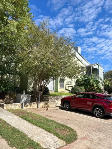 $1,295 | 3204 Manchaca Road, Unit 114, Austin, TX 78704
