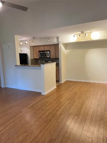 $1,295 | 3204 Manchaca Road, Unit 114, Austin, TX 78704