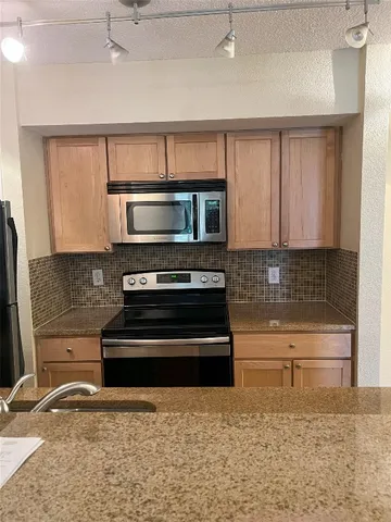 $1,295 | 3204 Manchaca Road, Unit 114, Austin, TX 78704