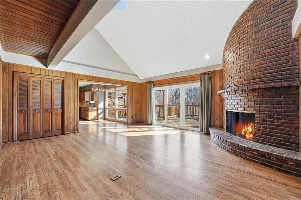 8505 Rosehill Road Lenexa, KS 66215 - Photo 14 of 49