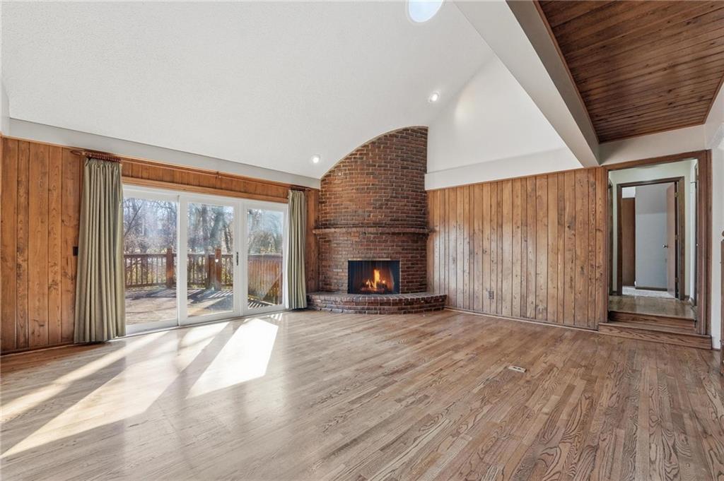 8505 Rosehill Road Lenexa, KS 66215 - Photo 15 of 49