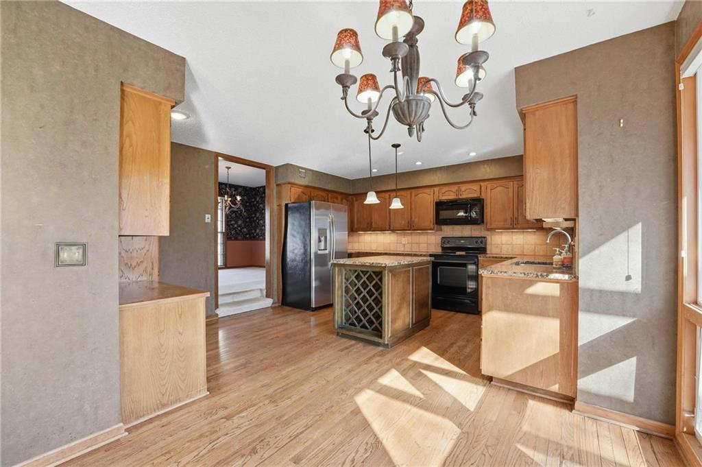 8505 Rosehill Road Lenexa, KS 66215 - Photo 20 of 49