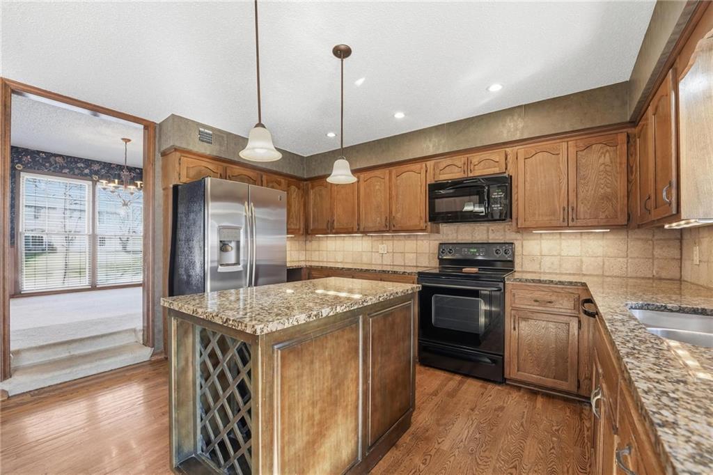 8505 Rosehill Road Lenexa, KS 66215 - Photo 23 of 49