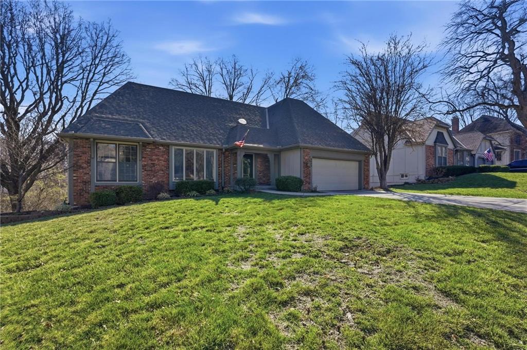 8505 Rosehill Road Lenexa, KS 66215 - Photo 3 of 49