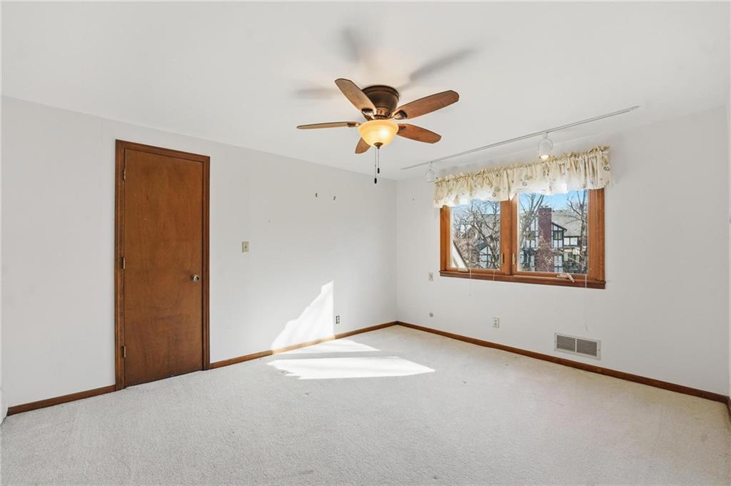 8505 Rosehill Road Lenexa, KS 66215 - Photo 35 of 49