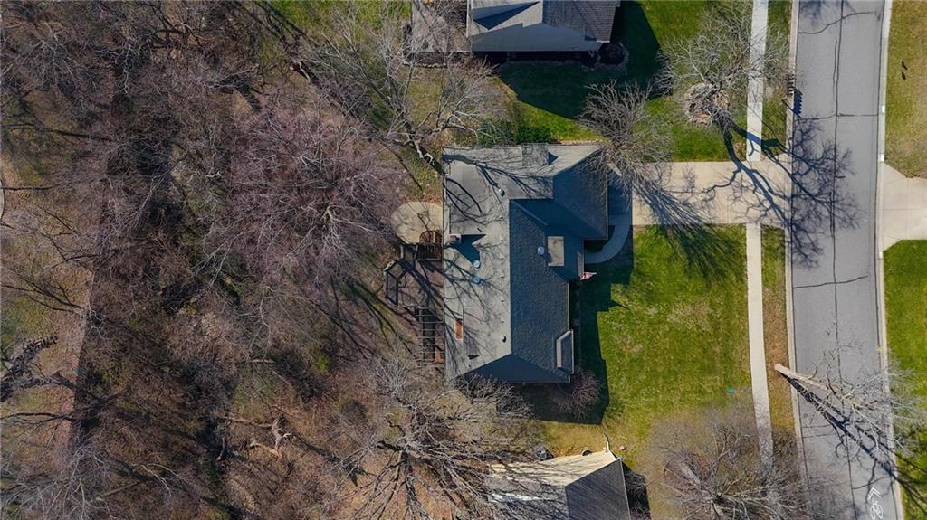 8505 Rosehill Road Lenexa, KS 66215 - Photo 9 of 49