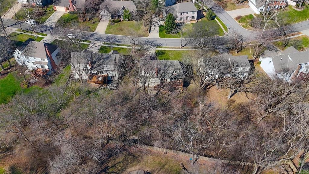 8505 Rosehill Road Lenexa, KS 66215 - Photo 10 of 49