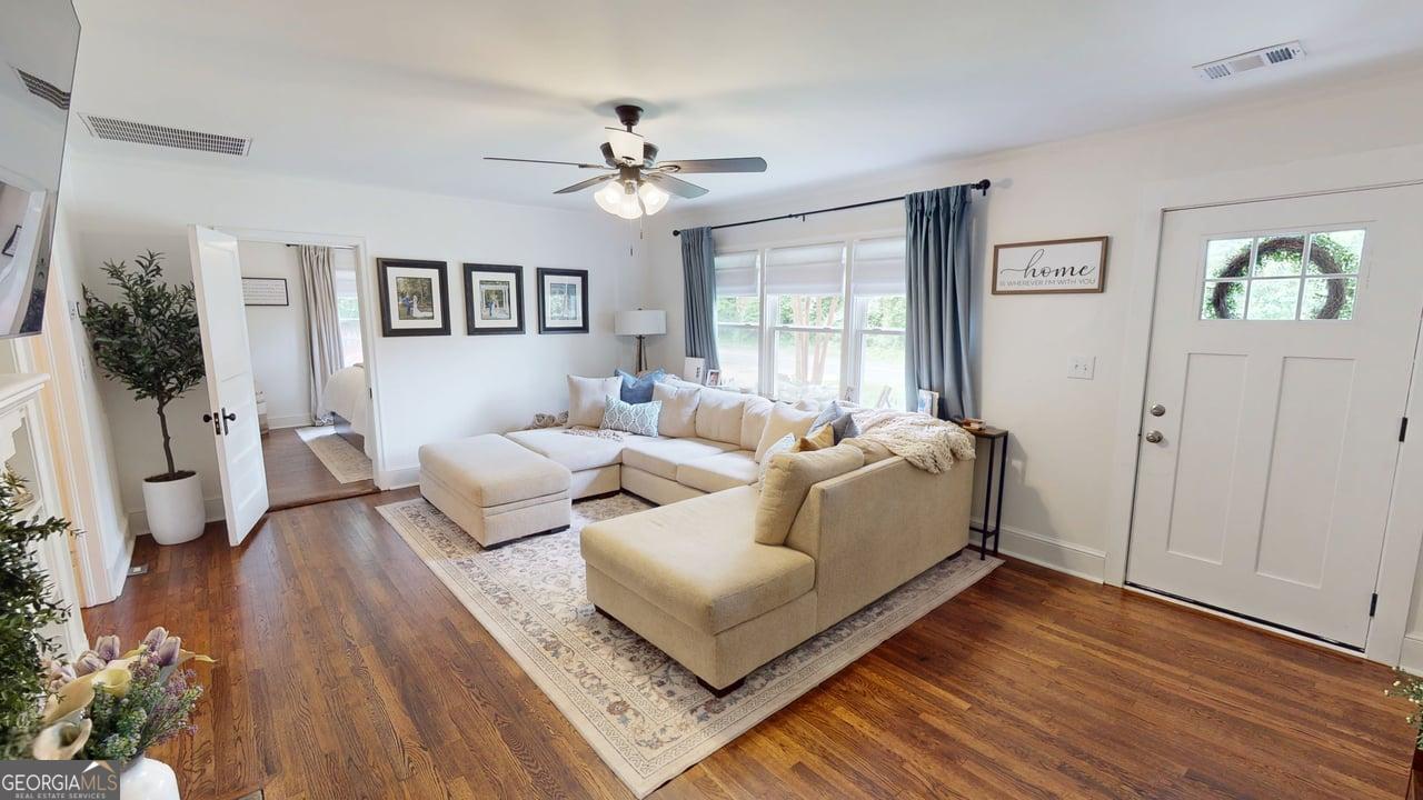 69 West Stephens Street Winder, GA 30680 - Photo 3 of 36