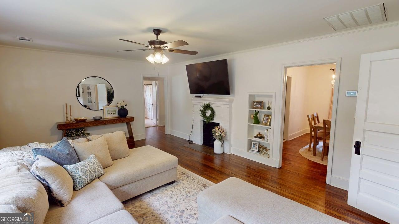 69 West Stephens Street Winder, GA 30680 - Photo 5 of 36