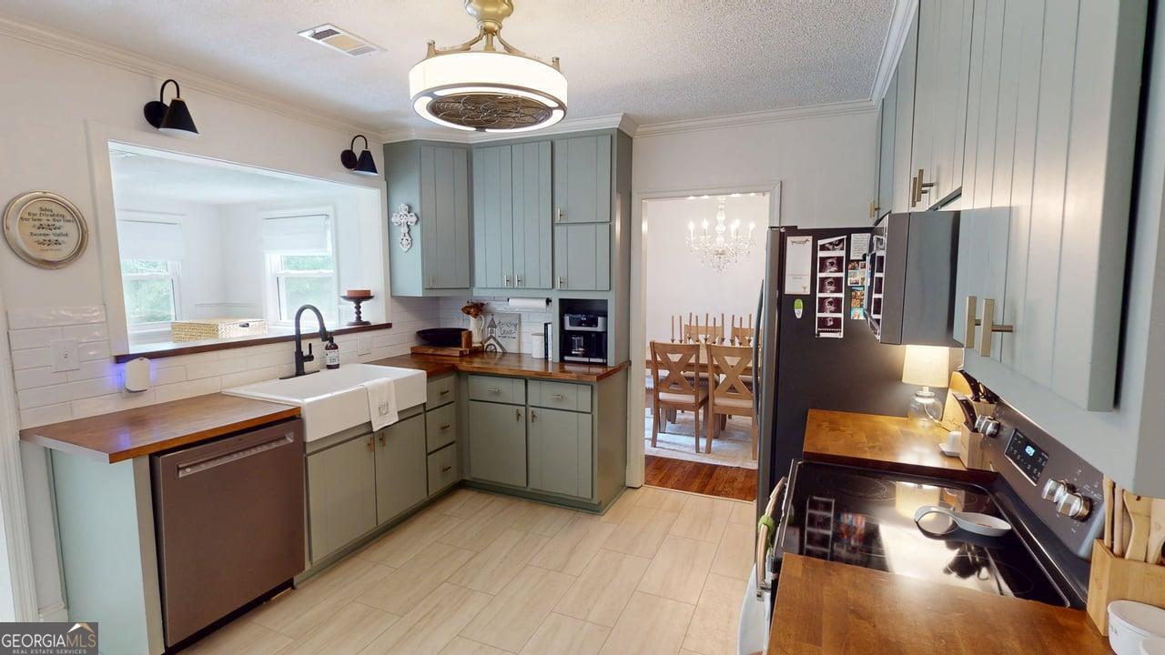 69 West Stephens Street Winder, GA 30680 - Photo 6 of 36