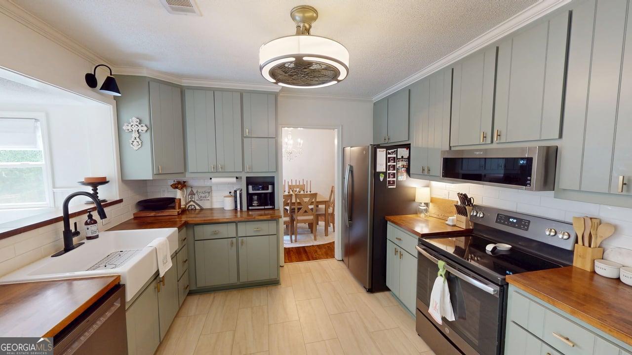 69 West Stephens Street Winder, GA 30680 - Photo 7 of 36