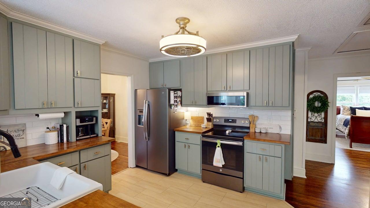 69 West Stephens Street Winder, GA 30680 - Photo 9 of 36