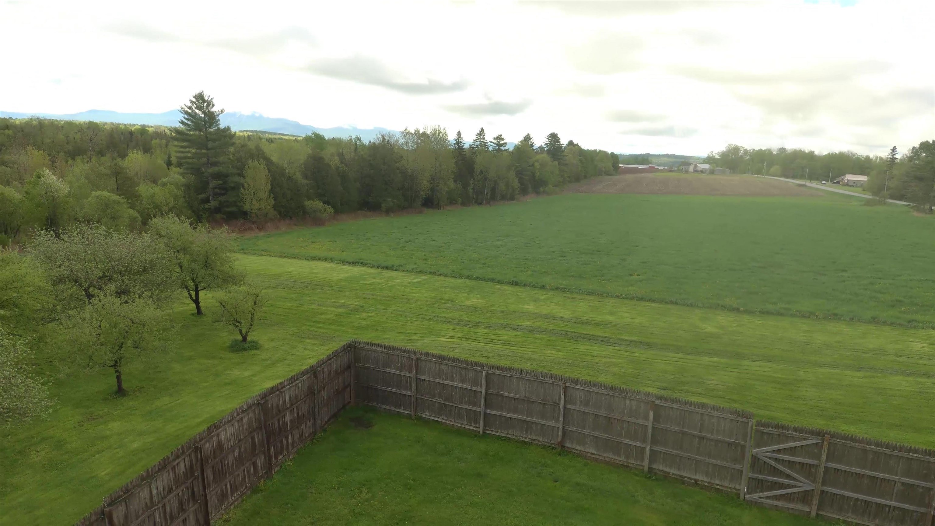 1360 Underpass Road Sutton, VT 05867 - Photo 18 of 37
