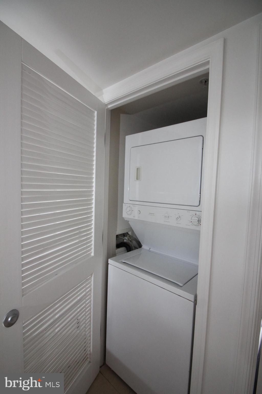 11800 Sunset Hills Road, Unit 625 Reston, VA 20190 - Photo 16 of 32 laundry - in unit