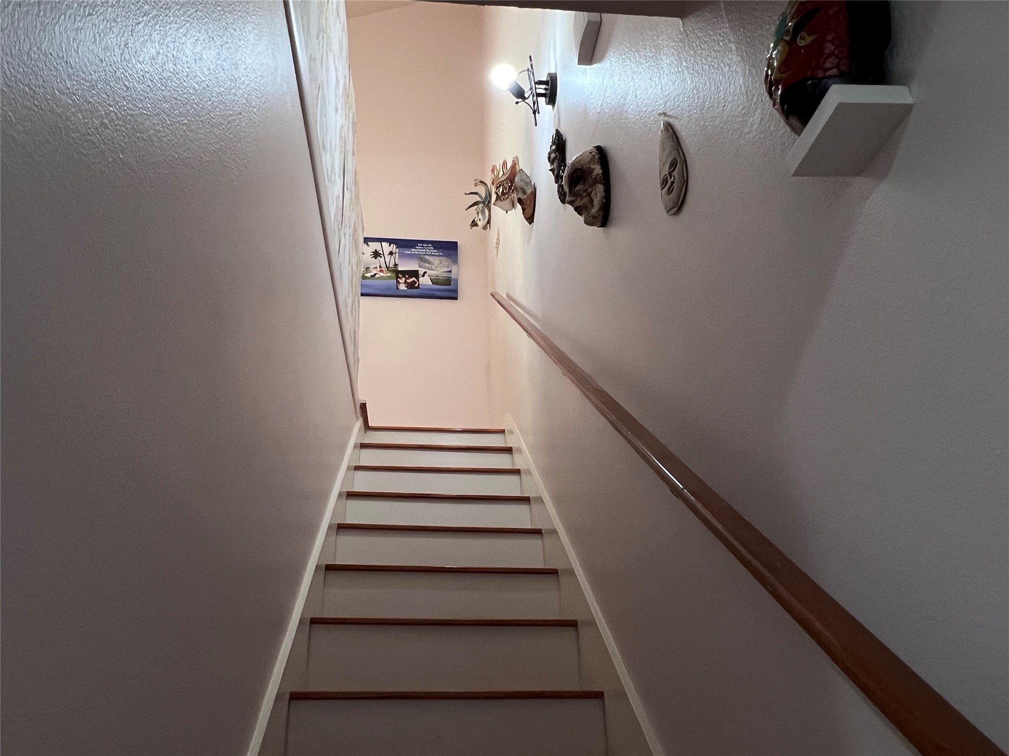 2100 Commonwealth Street, Unit L Houston, TX 77006 - Photo 14 of 30 a view of entryway