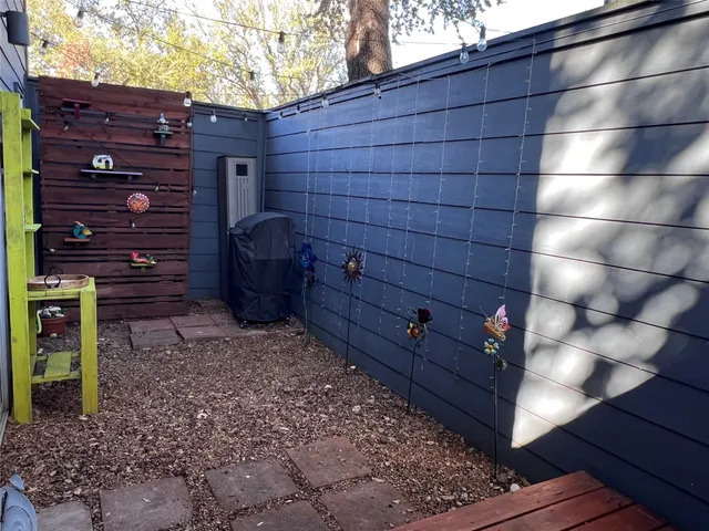 $215,000 | 2100 Commonwealth Street, Unit L, Houston, TX 77006