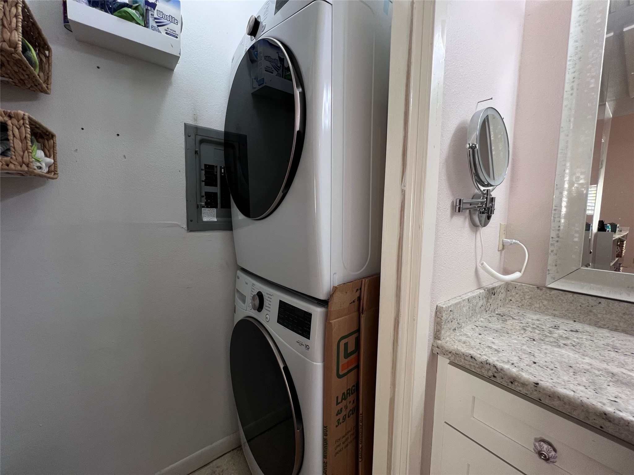 2100 Commonwealth Street, Unit L Houston, TX 77006 - Photo 25 of 30 a view of a storage and utility room