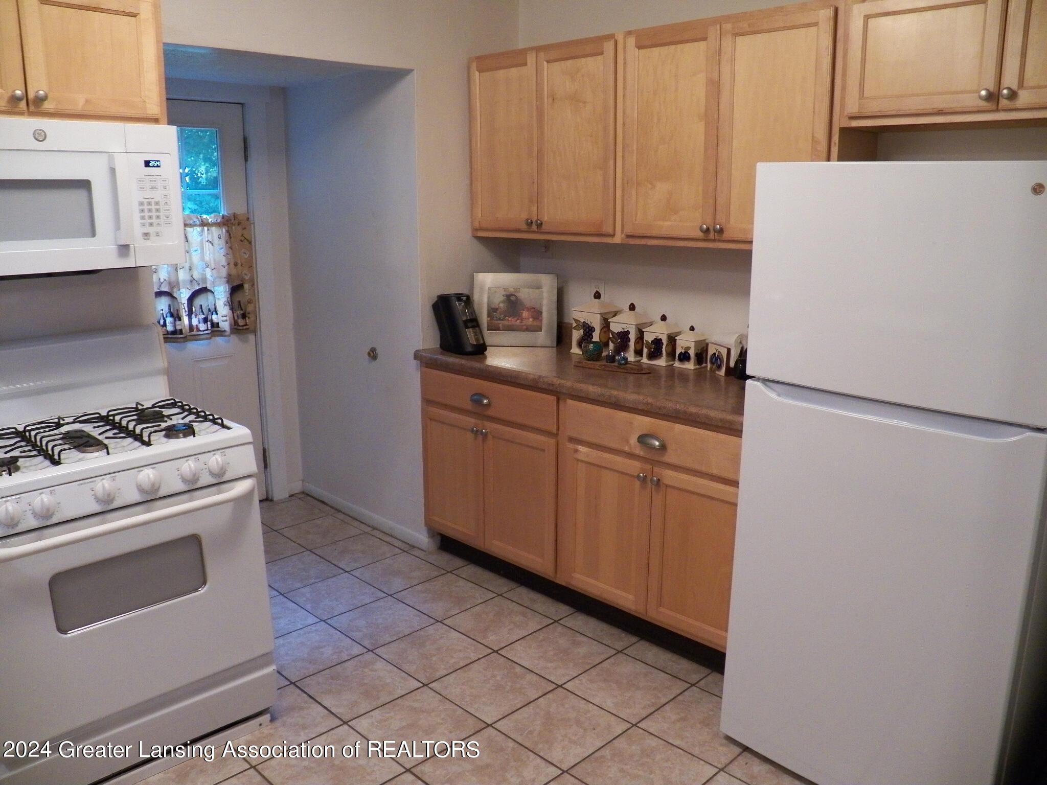 1511 Lansing Avenue Lansing, MI 48915 - Photo 12 of 24 103_0476