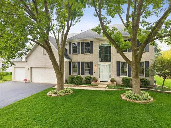 $649,500 | 1616 Rolling Hills Drive, Crystal Lake, IL 60014