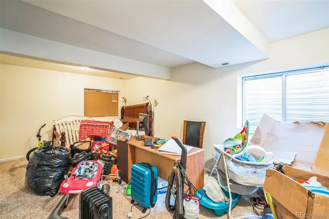 a view of utility room