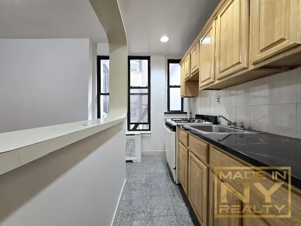 $2,200 | 43-30 46th Street, Unit 2F | Sunnyside